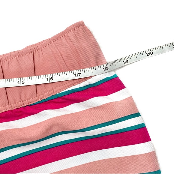 The North Face Classic V Mini Running Shor… - Picture 12 of 14